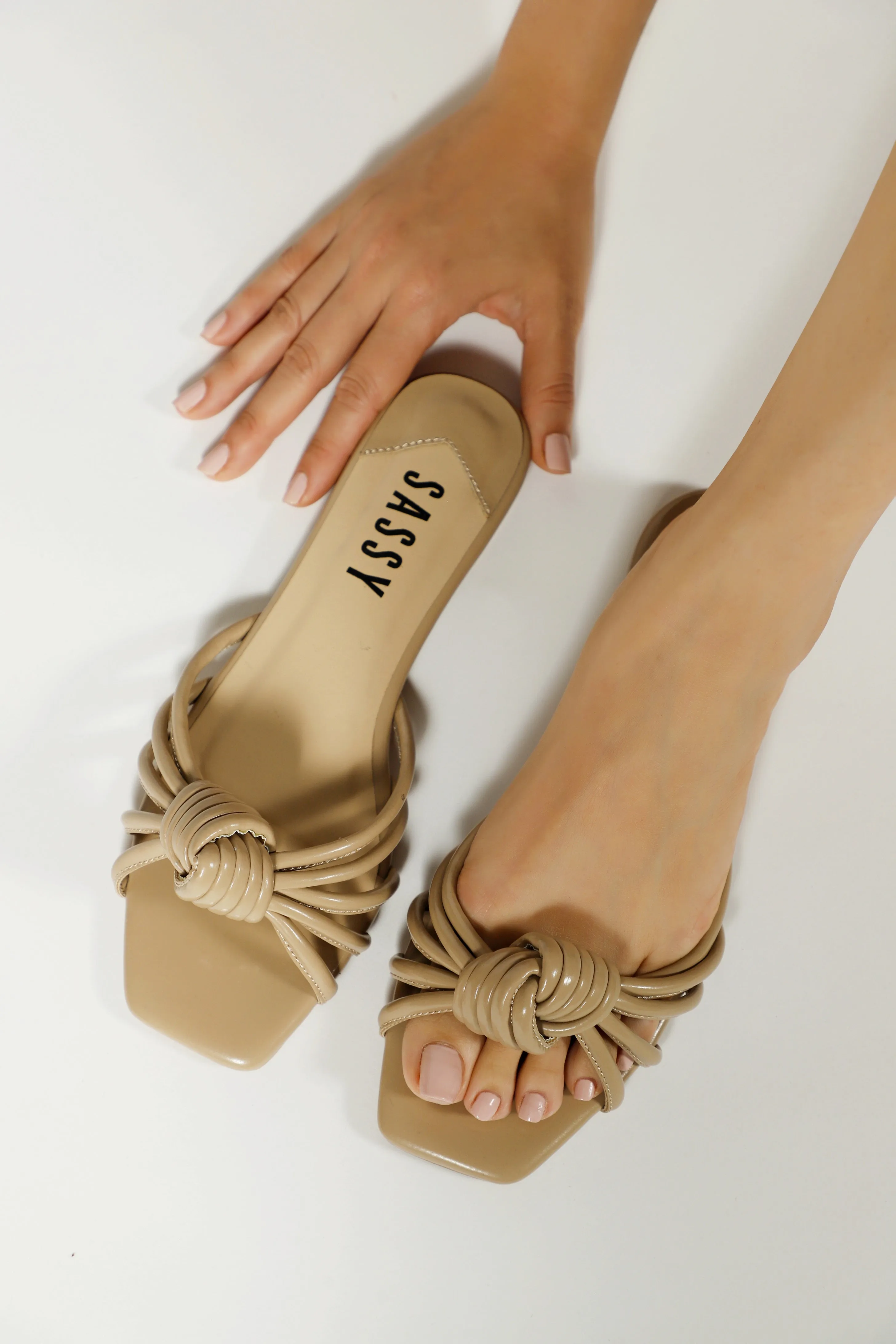 Eriska Knot FLATS Nude